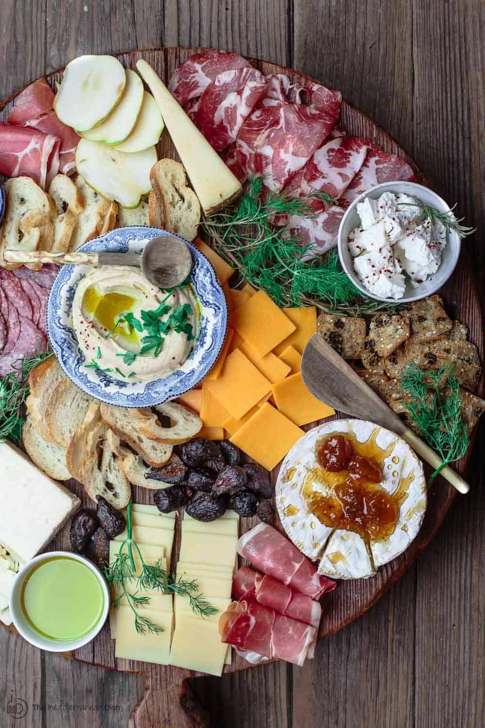 How to Build the Perfect Cheese Board