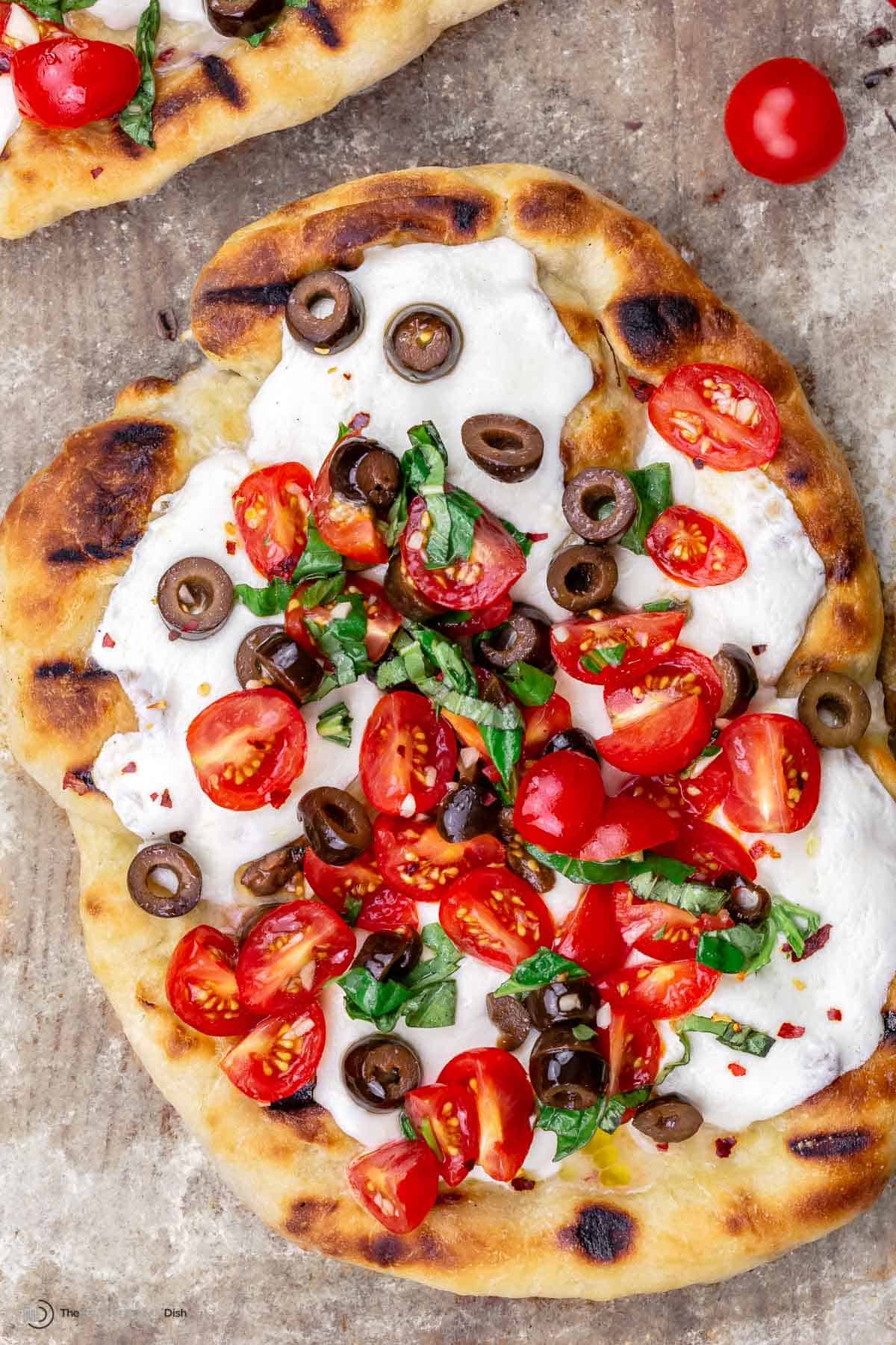 How to make a healthy grilled pizza