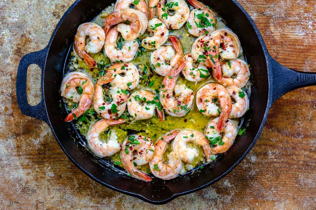 https://www.themediterraneandish.com/wp-content/uploads/2021/08/shrimp-scampi-recipe-3.jpg