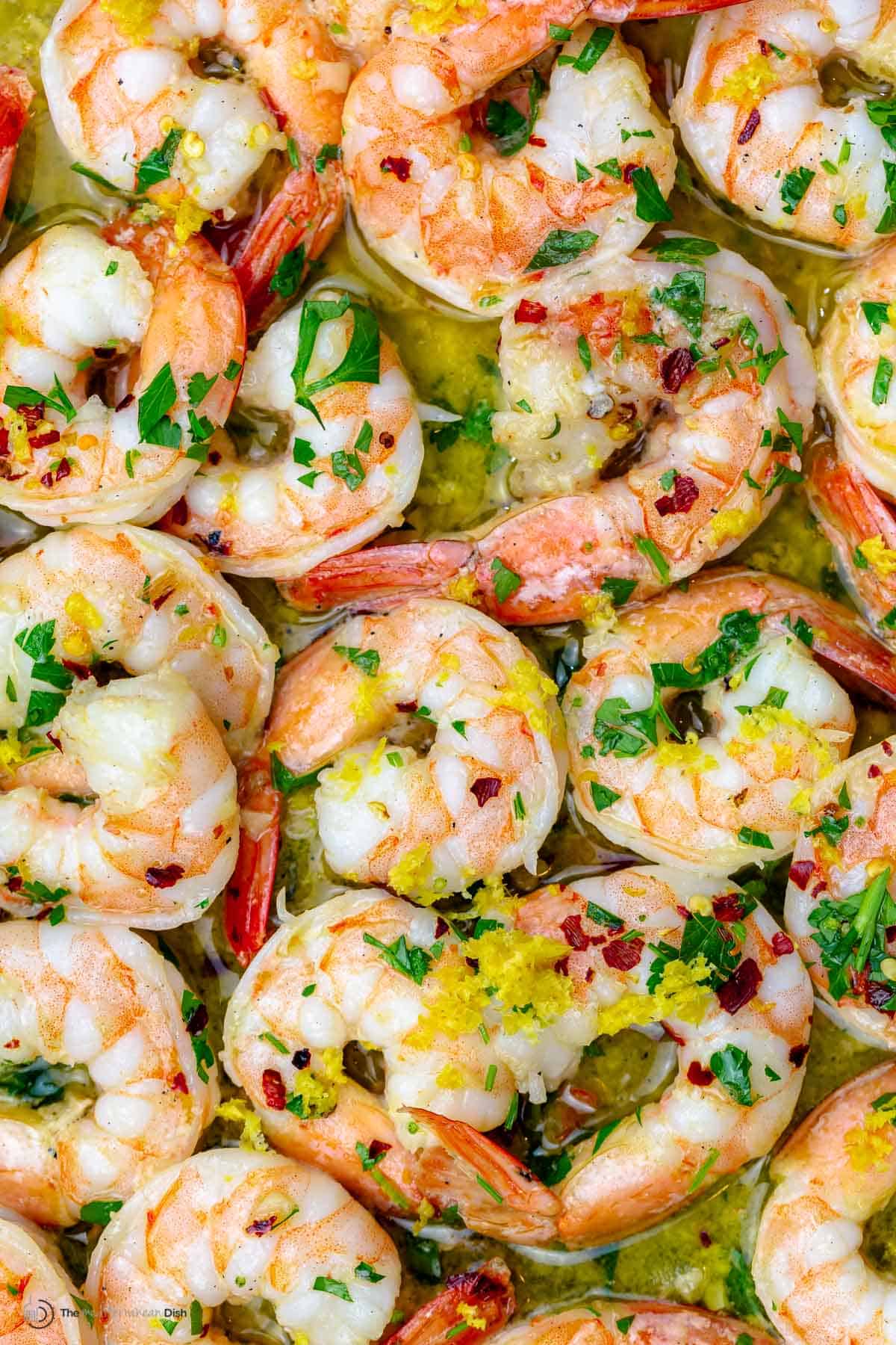 https://www.themediterraneandish.com/wp-content/uploads/2021/08/shrimp-scampi-recipe-4.jpg