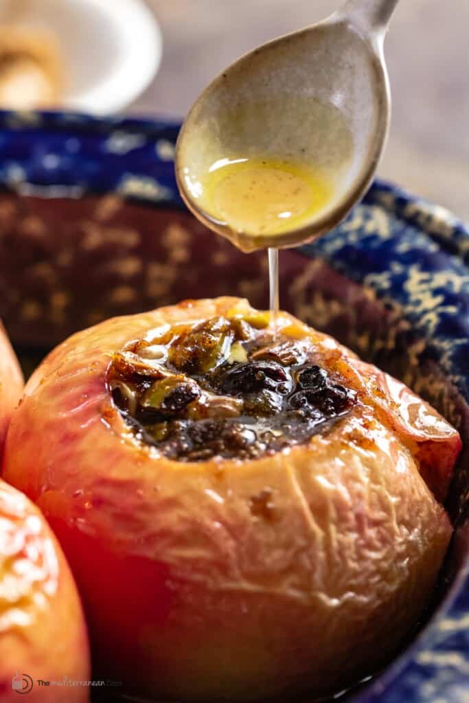 Easy Baked Apples Stuffed Or Sliced The Mediterranean Dish 3394