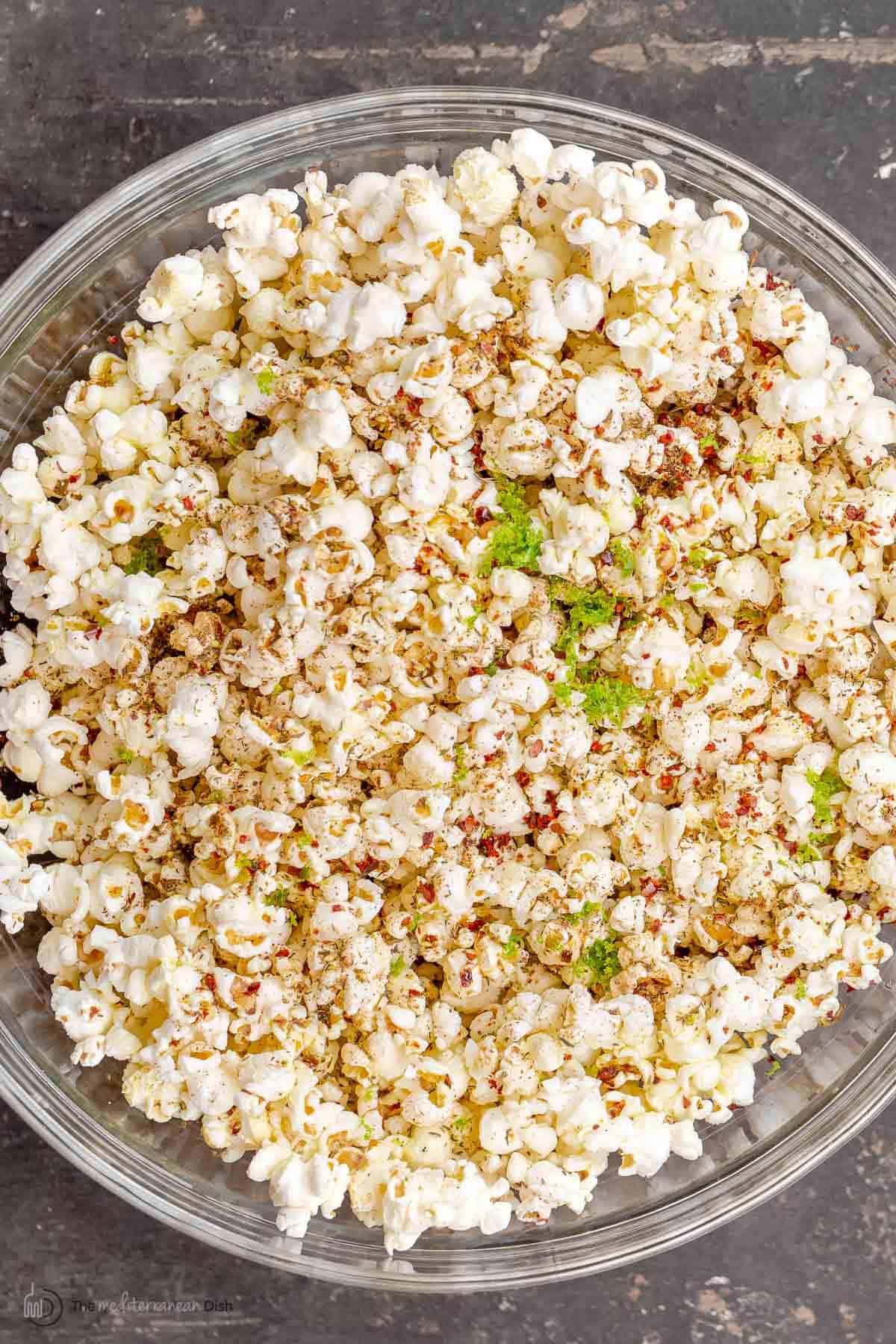 https://www.themediterraneandish.com/wp-content/uploads/2022/01/homemade-popcorn-with-zaatar-recipe-5.jpg