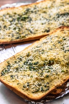 How to Make Perfect Garlic Bread (No-Fail Recipe) - The Mediterranean Dish