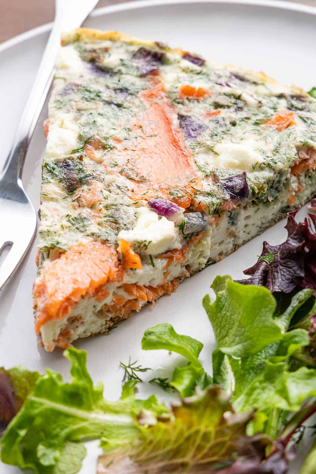 https://www.themediterraneandish.com/wp-content/uploads/2023/05/egg-white-smoked-salmon-frittata-7.jpg