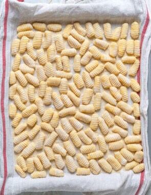 potato gnocchi web story poster image.