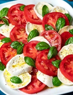 caprese salad web story poster image.