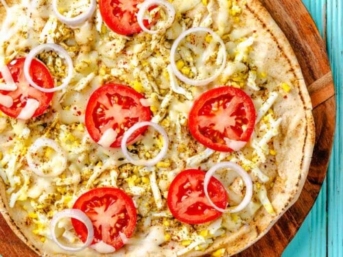 Easy Mediterranean Pizza Recipe - Jar Of Lemons