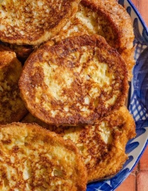 Torrijas de leche web story poster image.