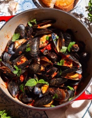 Mussels Marinara web story poster image.