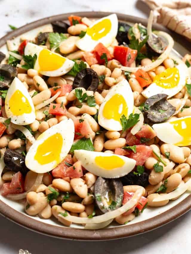 Tahinli Fasulye Piyazı (Turkish Bean Salad) - The Mediterranean Dish