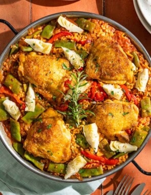 Chicken paella web story poster image.