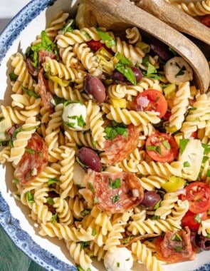 Italian pasta salad web story poster image.