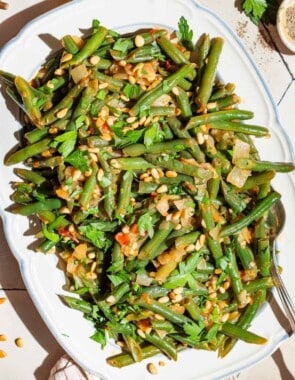 Sauteed green beans web story poster image.