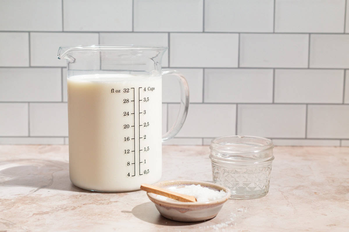 Ingredients for Farmer's Cheese including milk, kosher salt and distilled white vinegar.