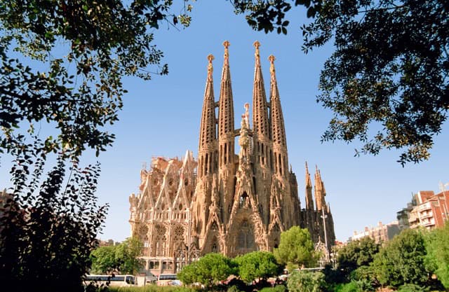 A photo of a church in the city of barcelona.